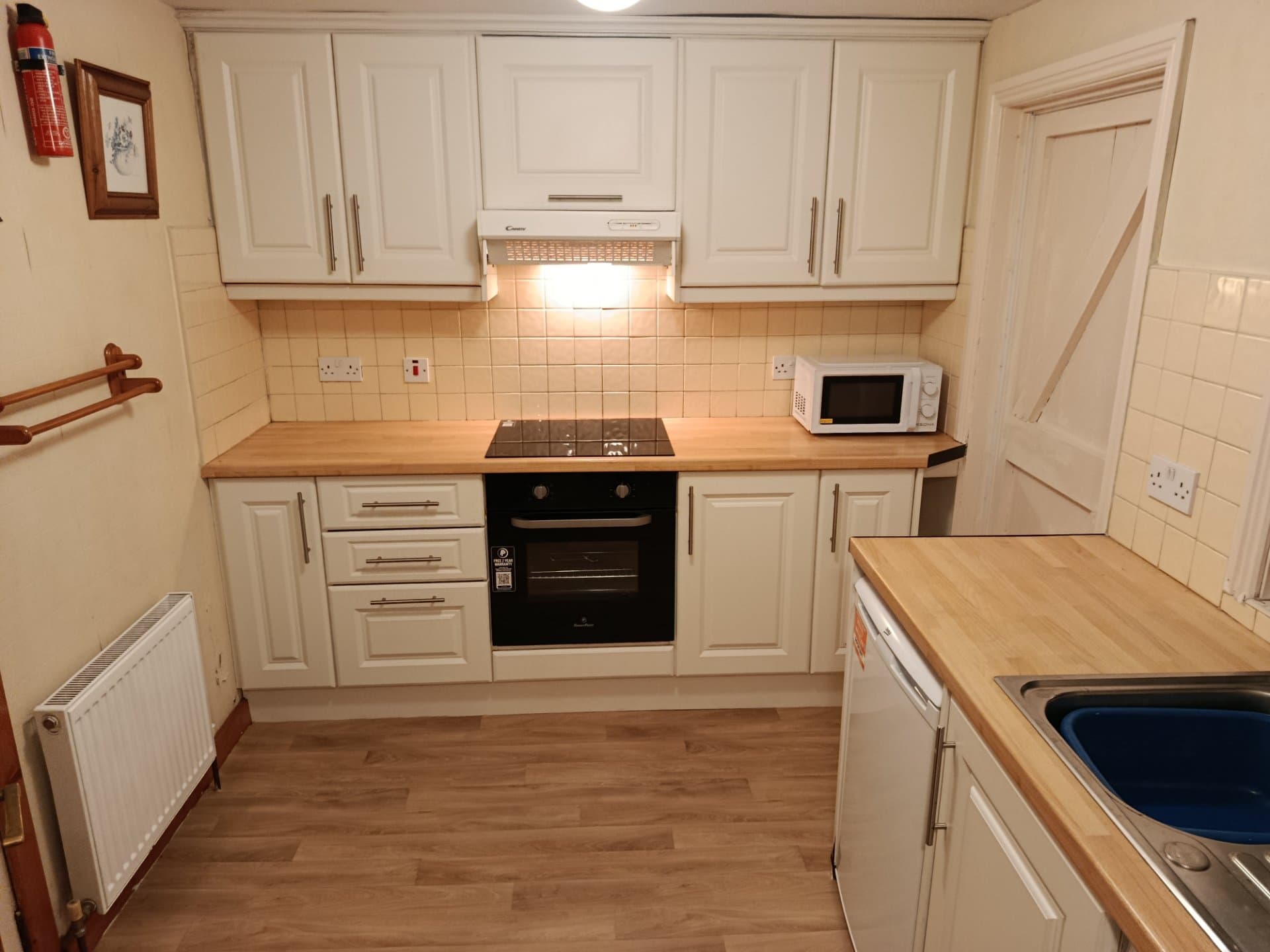 Two bed mid terrace house to let
